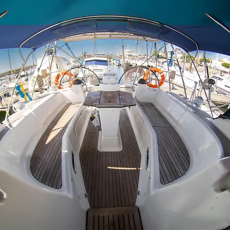 Narayana Sailing Boath * פיגואיירה דה פוז